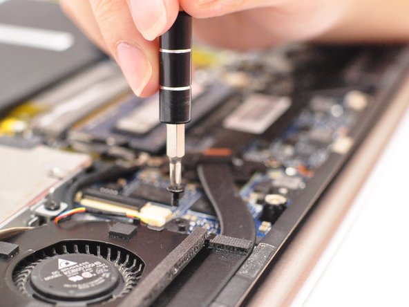 Asus Zenbook UX32VD GPU Fan Replacement: crwdns2935265:04crwdnd2935265:03crwdnd2935265:03crwdne2935265:0