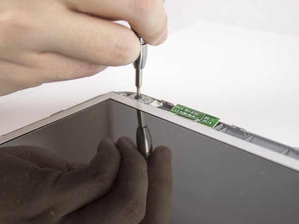 Dell Inspiron 17R-5737 Screen Replacement: crwdns2935265:016crwdnd2935265:03crwdnd2935265:03crwdne2935265:0