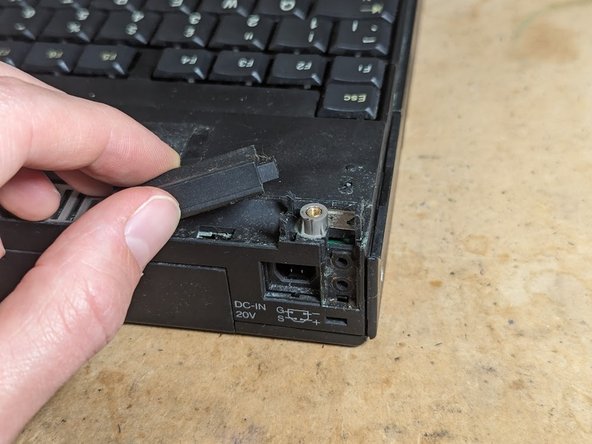 IBM Thinkpad 700C Disassembly, LCD Panel Separation: crwdns2935265:07crwdnd2935265:02crwdnd2935265:02crwdne2935265:0