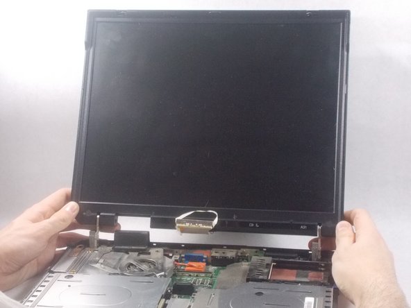 IBM ThinkPad A31 Display Replacement: crwdns2935265:08crwdnd2935265:03crwdnd2935265:03crwdne2935265:0