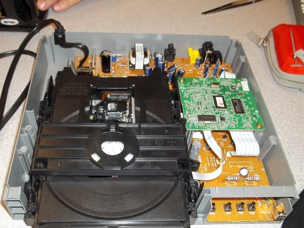 Magnavox MWD200F Disk Drive Replacement: crwdns2935265:07crwdnd2935265:02crwdnd2935265:02crwdne2935265:0