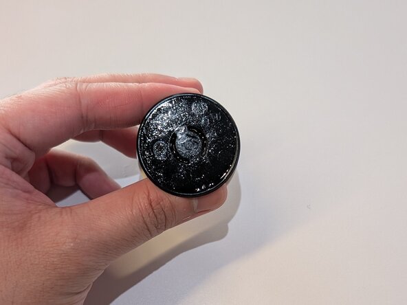 How to Replace PopSockets Grip Adhesive: 步骤 2 中的图像 2，2