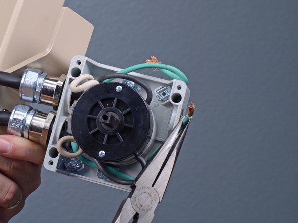 EDCO Disk Grinder 50200-HD On/Off Switch Replacement: crwdns2935265:015crwdnd2935265:03crwdnd2935265:03crwdne2935265:0