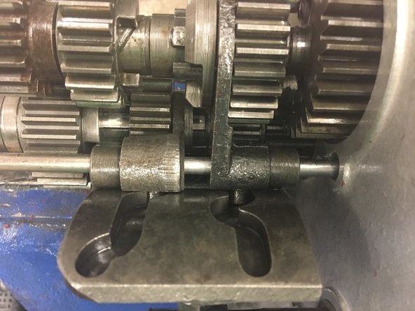 AJS/Matchless Lightweight Gearbox Overhaul, Fit the gear cluster: crwdns2935265:024crwdnd2935265:02crwdnd2935265:02crwdne2935265:0