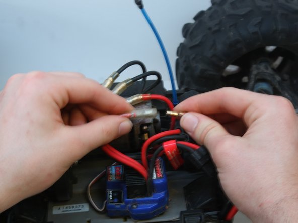 Traxxas Summit Steering Assembly Servo Replacement: crwdns2935265:04crwdnd2935265:02crwdnd2935265:03crwdne2935265:0