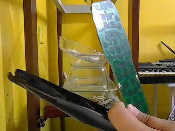 Huayu URC20006-00F-10 Astro Remote Teardown, Modular Board Teardown: crwdns2935265:03crwdnd2935265:01crwdnd2935265:02crwdne2935265:0