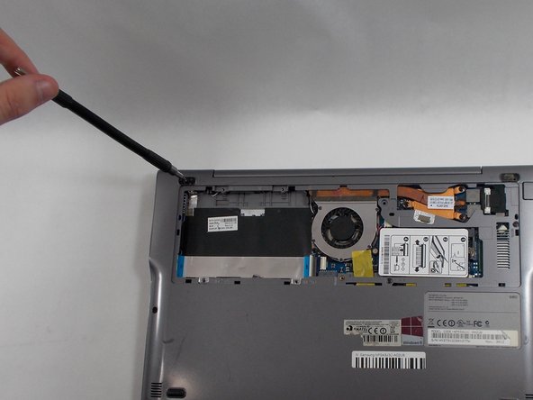 Samsung NP540U3C-A02UB Hinge Replacement: crwdns2935265:09crwdnd2935265:02crwdnd2935265:02crwdne2935265:0