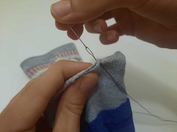 How to Sew a Hole in a Sock: crwdns2935265:04crwdnd2935265:02crwdnd2935265:02crwdne2935265:0