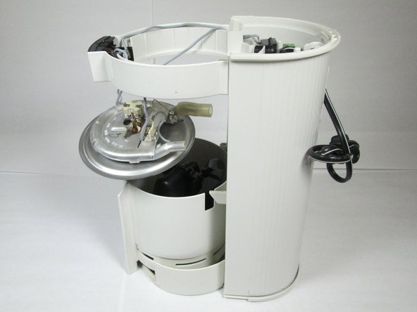 Braun Aromaster KF440 Heating Element Replacemen, Remove second tubing from hose: crwdns2935265:05crwdnd2935265:02crwdnd2935265:02crwdne2935265:0