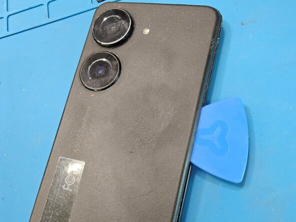 Asus Zenfone 10 Battery Replacement, Remove back cover: step 2, image 1 of 2