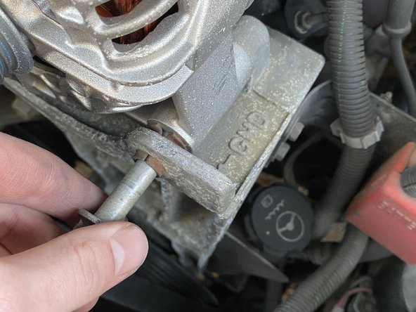 2005 Chevrolet Tahoe Alternator Replacement: crwdns2935265:07crwdnd2935265:02crwdnd2935265:03crwdne2935265:0