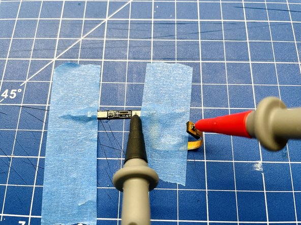 Wahoo Elemnt Roam (WFCC4) Screen and Battery Replacement, Solder Bodge Wire to Old Battery Circuit Board: crwdns2935265:011crwdnd2935265:02crwdnd2935265:03crwdne2935265:0