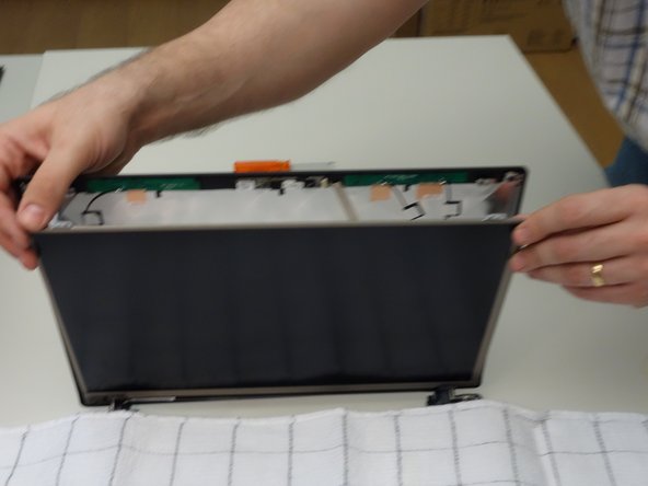 why! W650SZ LCD Screen Replacement, Separate the LCD from the Display: crwdns2935265:06crwdnd2935265:03crwdnd2935265:03crwdne2935265:0