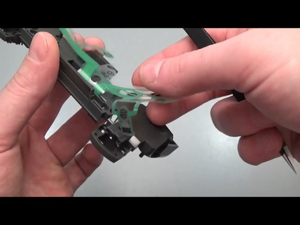 DualShock 4 CHU-ZCT2U Gen 4 Teardown, Removing the front Mylar: crwdns2935265:014crwdnd2935265:02crwdnd2935265:02crwdne2935265:0