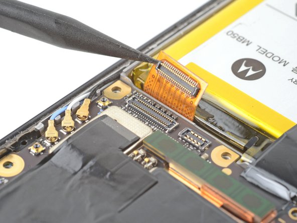 Motorola Edge 5G UW (2022) Screen Replacement, Disconnect the display cable: crwdns2935265:031crwdnd2935265:02crwdnd2935265:02crwdne2935265:0