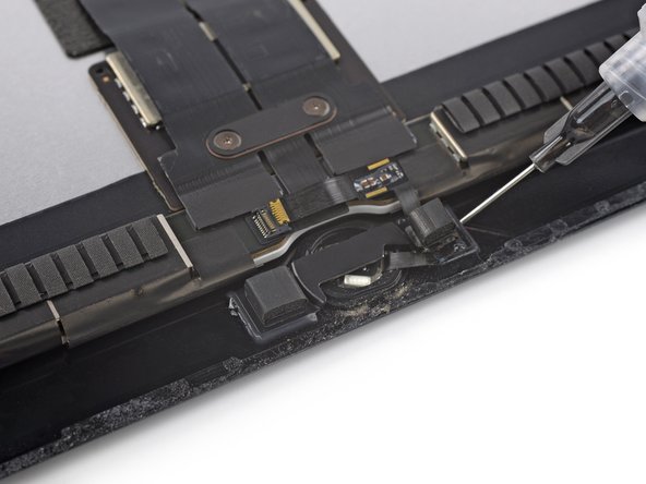 iPad Pro 12.9" 2nd Gen Screen Replacement, Loosen the home button bracket adhesive.: crwdns2935265:041crwdnd2935265:02crwdnd2935265:03crwdne2935265:0