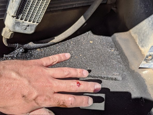 Vixen 21 Oil Cooler Replacement: шаг 6, изображение 2 из 2