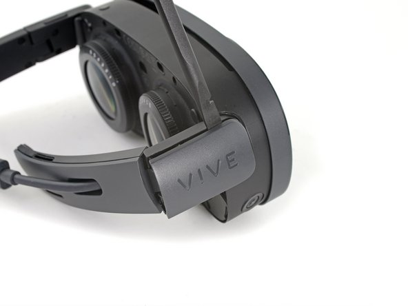 HTC Vive XR Elite Motion Sensor Replacement, Remove the outer hinge cover: crwdns2935265:09crwdnd2935265:02crwdnd2935265:03crwdne2935265:0