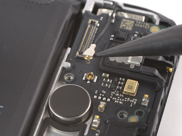 Xiaomi Redmi Note 10S Screen Replacement, Disconnect the antenna cable: crwdns2935265:024crwdnd2935265:02crwdnd2935265:03crwdne2935265:0