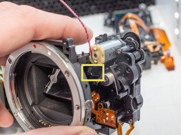 Canon EOS Rebel T3 Shutter Assembly Replacement: crwdns2935265:024crwdnd2935265:02crwdnd2935265:03crwdne2935265:0