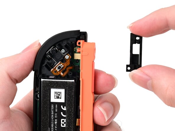 Joy-Con 2 (Right) Joystick Replacement, Install the bracket: crwdns2935265:040crwdnd2935265:01crwdnd2935265:02crwdne2935265:0