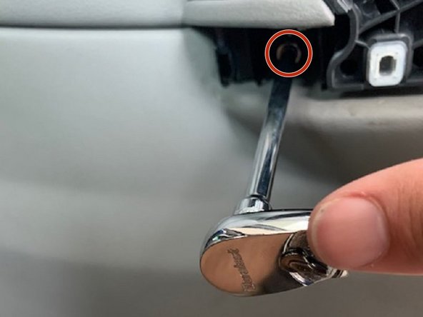 E90 BMW 328i Interior Door Handle Replacement: crwdns2935265:010crwdnd2935265:02crwdnd2935265:02crwdne2935265:0