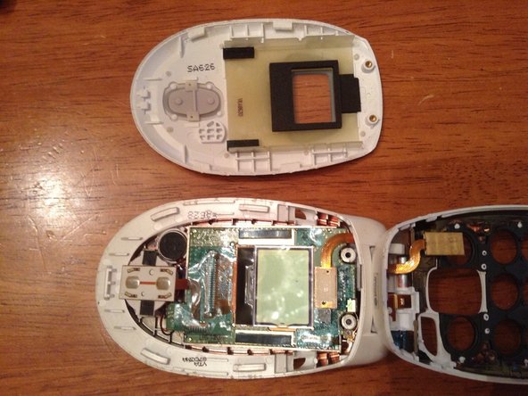 Samsung Jitterbug Teardown: crwdns2935265:04crwdnd2935265:03crwdnd2935265:03crwdne2935265:0