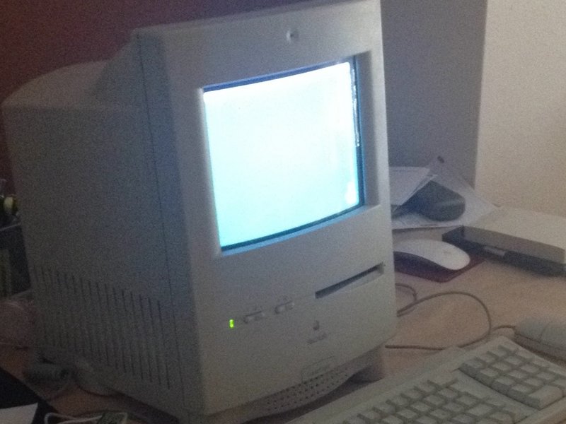 Macintosh ColorClassic II(Norton FDほか付属) Macintosh ColorClassic II(Norton FDほか付属)（Yahoo