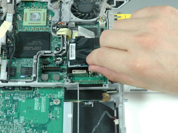 PowerBook G4 Aluminum 12" 1-1.5 GHz Display Data Cable Replacement: crwdns2935265:036crwdnd2935265:01crwdnd2935265:01crwdne2935265:0