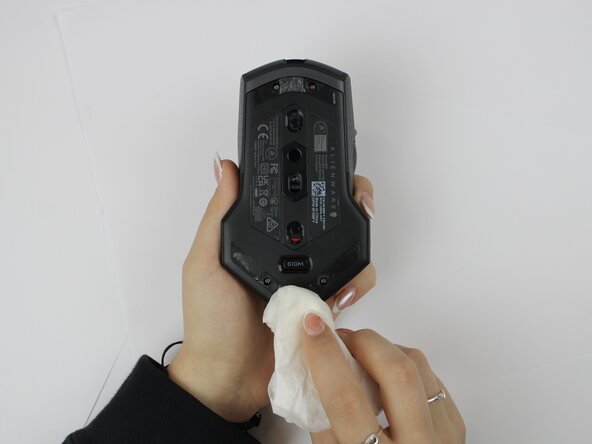 Alienware AW610M Mouse Feet Replacement: step 3, image 1 of 2