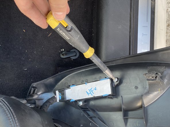 2015 Infiniti Q50 Seat Adjustment Switch Battery Replacement: crwdns2935265:07crwdnd2935265:03crwdnd2935265:03crwdne2935265:0