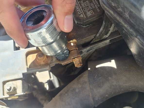 How to Clean Your Car Battery Terminals: crwdns2935265:03crwdnd2935265:02crwdnd2935265:03crwdne2935265:0