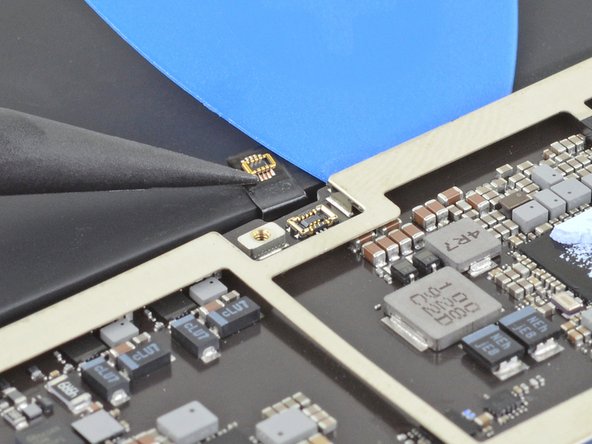 iPad Air 3 Logic Board Replacement, Shift the Smart Connector cable: crwdns2935265:045crwdnd2935265:03crwdnd2935265:03crwdne2935265:0