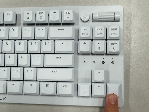 Razer DeathStalker V2 Pro TKL Key Switch Replacement, Razer DeathStalker V2 Pro TKL Switch Replacement: step 1, image 1 of 3