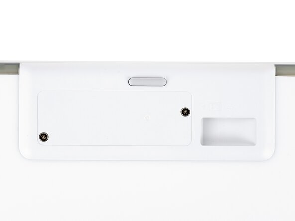 Logitech G715 Battery Replacement, Remove the battery cover screws: 5 단계, 이미지 2개 중 2개