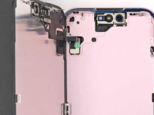 iPhone 15 Screen Replacement, Install the cover screws: 步骤 53 中的图像 1，2