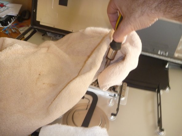 iMac Intel 27" EMC 2639 Stand Replacement, Release spring tension in the stand if necessary: crwdns2935265:04crwdnd2935265:03crwdnd2935265:03crwdne2935265:0