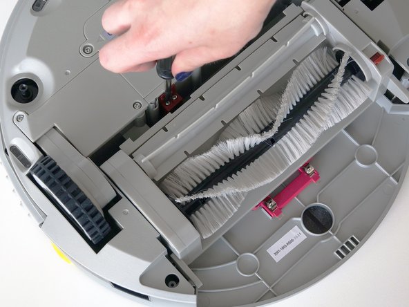 bObi Pet Main Brush Motor  Replacement, Remove the Brush Compartment: 手順 3、 3の画像 2