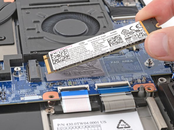 Lenovo ThinkPad P1 Gen 7 SSD Replacement: crwdns2935265:016crwdnd2935265:02crwdnd2935265:02crwdne2935265:0