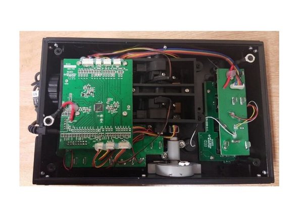 Replacing the friction pads, Open the Throttle: crwdns2935265:01crwdnd2935265:03crwdnd2935265:03crwdne2935265:0