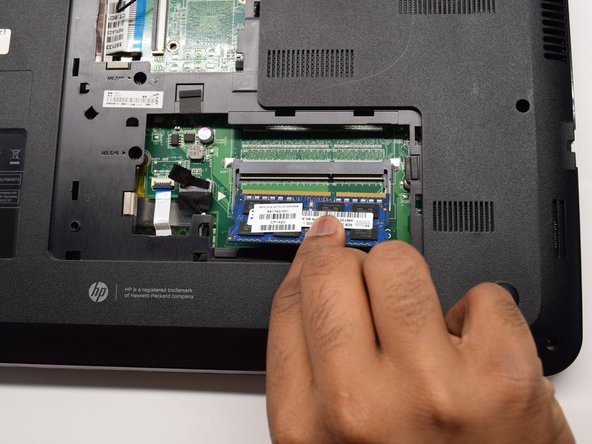 HP Pavilion 15-d017cl RAM Replacement: step 6, image 3 of 3