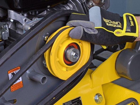 Wacker Compactor Plate VP1550AW 2014 V-Belt Replacement: crwdns2935265:06crwdnd2935265:02crwdnd2935265:03crwdne2935265:0