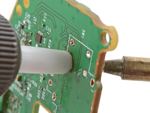 DualSense Controller v2 Joystick Replacement, Clean up the through-holes: crwdns2935265:050crwdnd2935265:01crwdnd2935265:02crwdne2935265:0