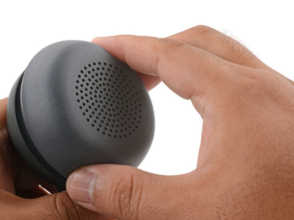 Logitech Zone Wireless 2 Battery Replacement, Reassembly note: step 3, image 2 of 3