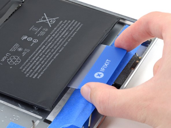 iPad Pro 9.7" Battery Replacement, Repeat the application, waiting, and slicing process: step 119, image 3 of 3