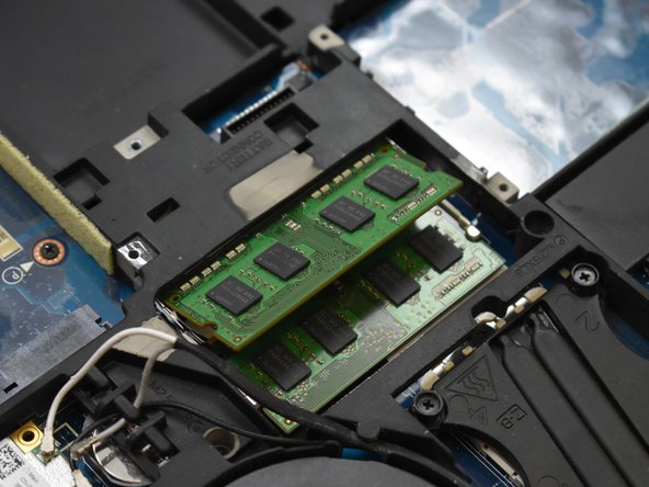 Alienware M17x RAM Replacement: crwdns2935265:06crwdnd2935265:02crwdnd2935265:02crwdne2935265:0