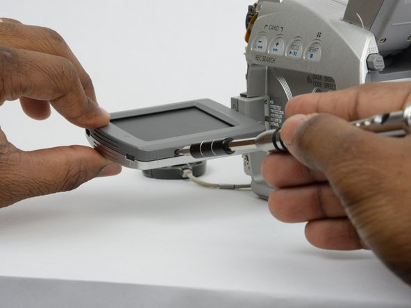 Canon ZR70MC LCD Component Replacement, LCD screen: crwdns2935265:08crwdnd2935265:03crwdnd2935265:03crwdne2935265:0