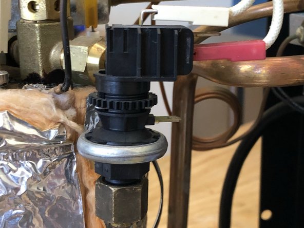 Expobar Office Lever Pressurestat Replacement, Locate the pressurestat: crwdns2935265:06crwdnd2935265:02crwdnd2935265:02crwdne2935265:0