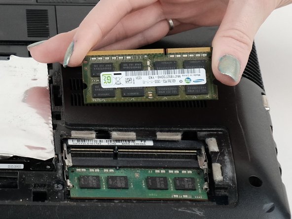Samsung NP350E5C-A02US RAM Replacement: crwdns2935265:00crwdnd2935265:01crwdnd2935265:01crwdne2935265:0