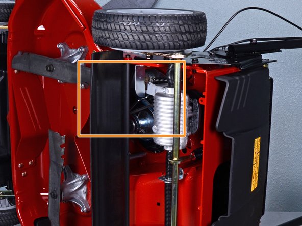 Toro Walk Behind Mowers 21199HD 2018 Brake Cable Replacement, Find the end of the brake cable: crwdns2935265:018crwdnd2935265:02crwdnd2935265:03crwdne2935265:0